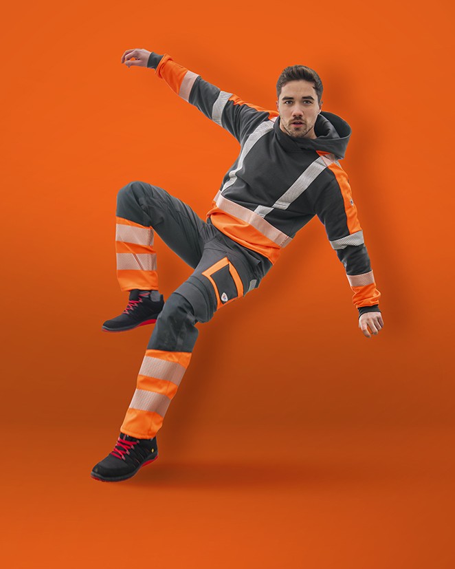 Mann in BP Warnschutzkleidung